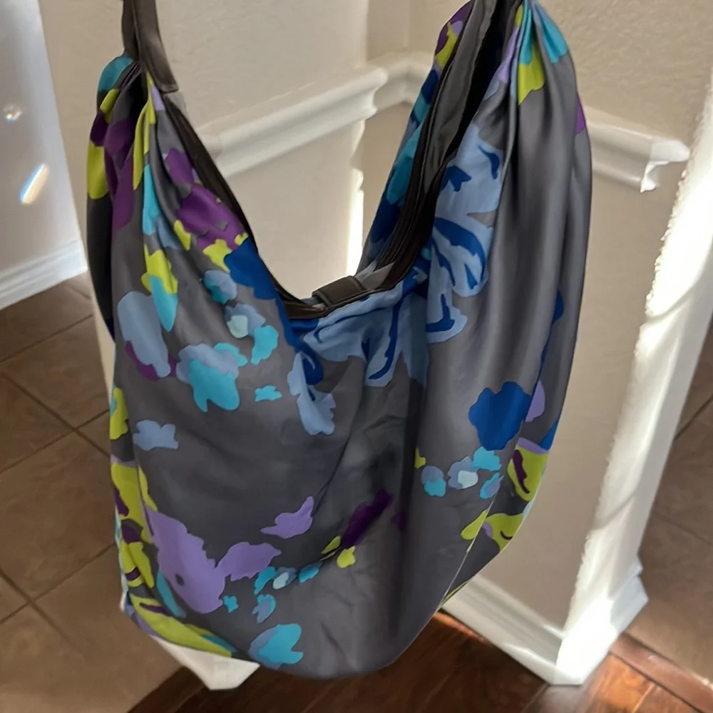 Old Navy silky gray floral print scarf hobo bag